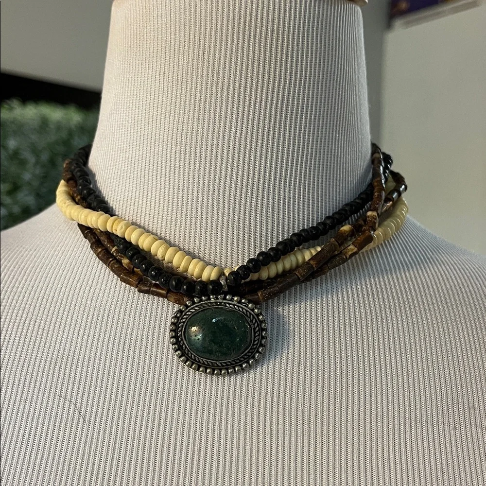 RELATIVITY MULTI STRAND MIXED BEAD CHOKER NECKLACE GREEN AGATE PENDANT UNISEX